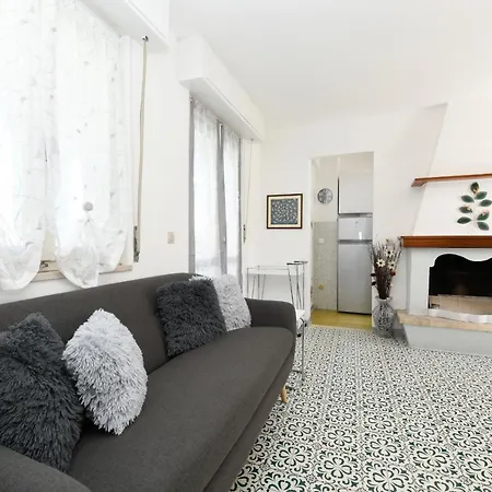 Giulia Villa *